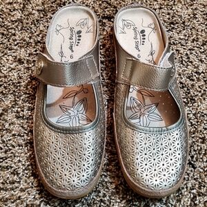 Spring Step Womens Size 6 Tirrana Gold Leather Mary Jane Slide